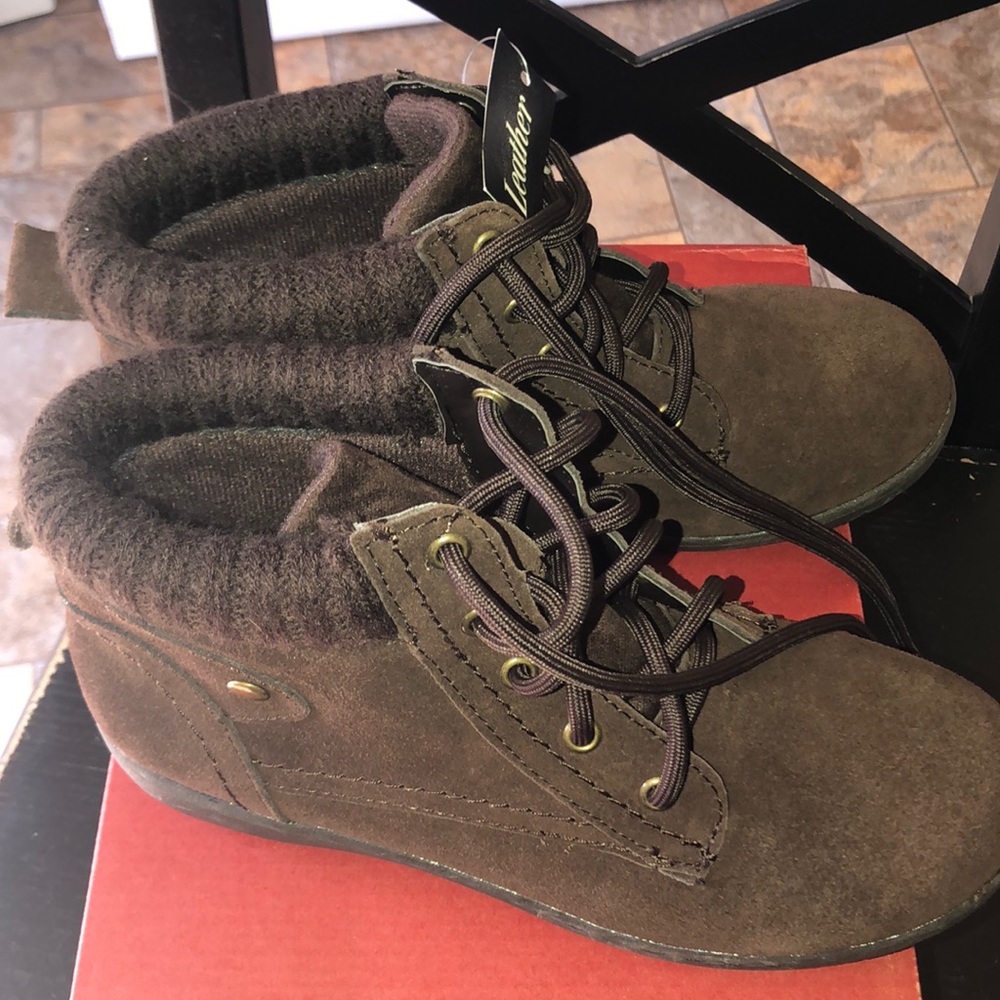 I ❤️ comfort women’s rippa suede ankle boot 5.5W